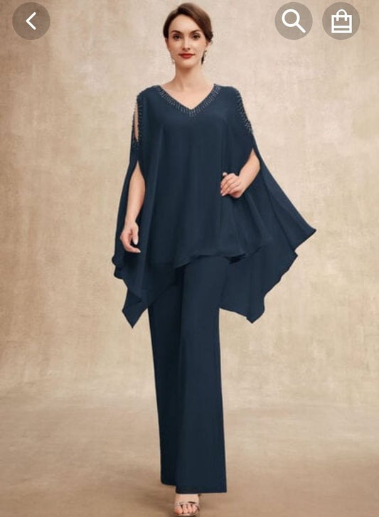 Traje de fiesta Marina en 2 piezas con aplicaciones sobre el escote