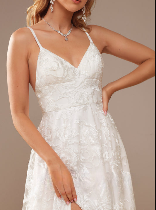 Vestido de novia Betty en fino tul bordado ,estilo A