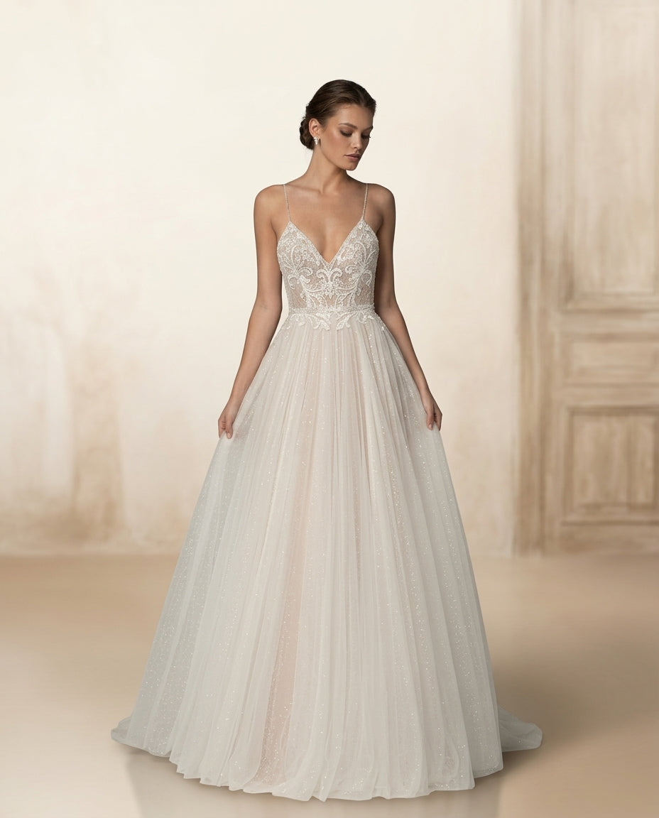 Vestido de novia Mia en tul y macramé , hermoso escote en la espalda