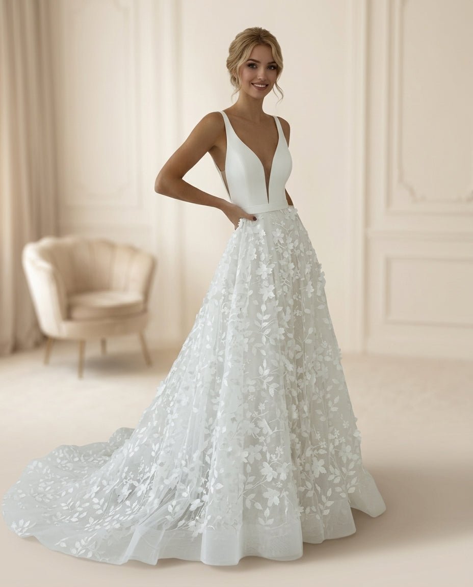 Vestido de novia Karla con flores en 3D estilo boho , gran escote frontal y en la espalda