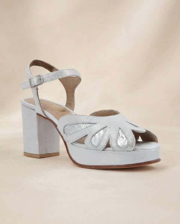 Sandalia de cuero para novia y fiesta Esmeralda ( P) 8 cms de taco y 2 cms de plataforma procedencia Argentina