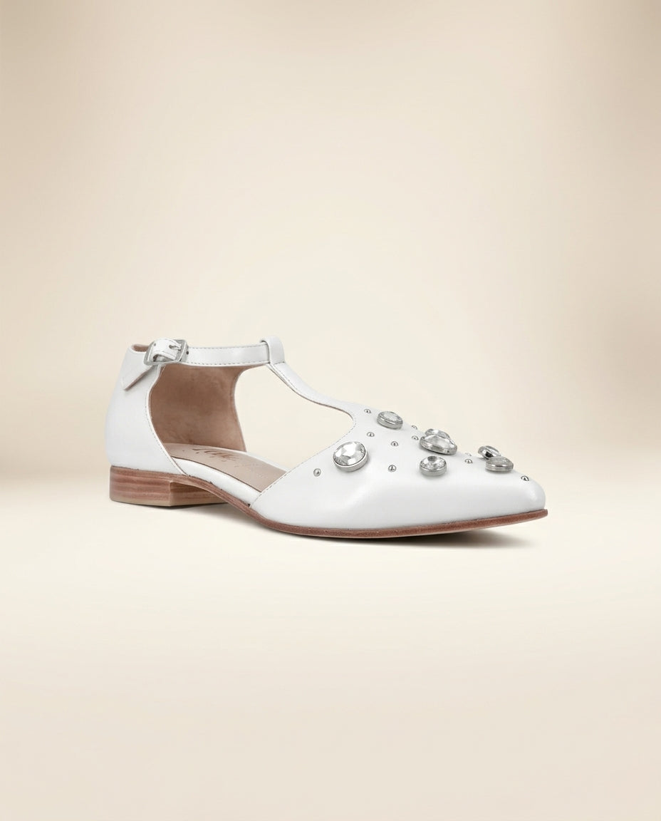 Sandalia de cuero para novia  Nashira, taco 2 cms con aplicaciones procedencia Argentina