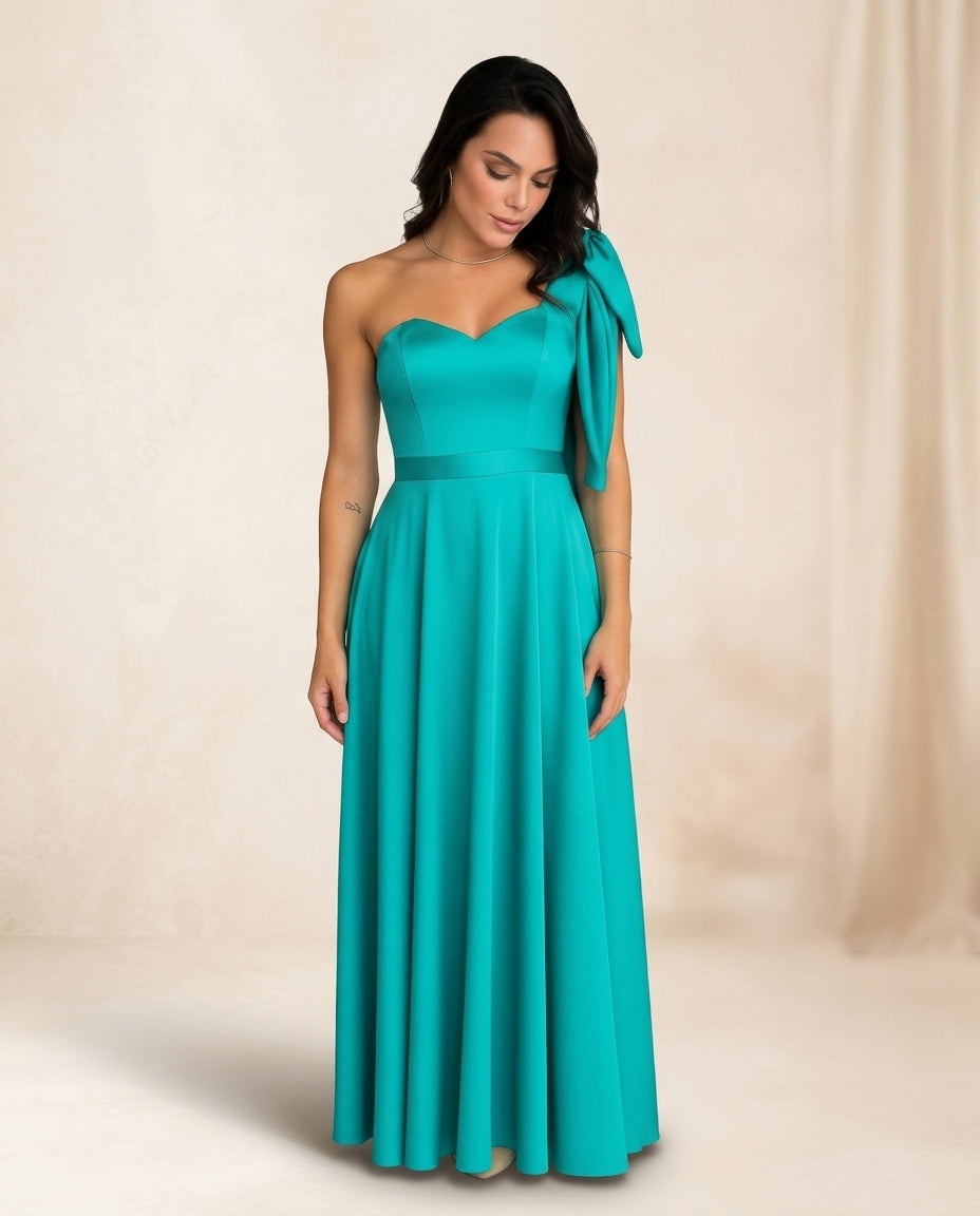 Vestido de fiesta Gisella en raso ,escote corazón y lazo