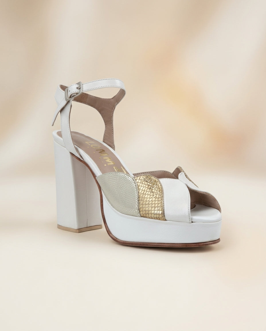 Sandalia de cuero para novia y fiesta Nácar, taco 9,5 cms y plataforma de 2 cms procedencia Argentina