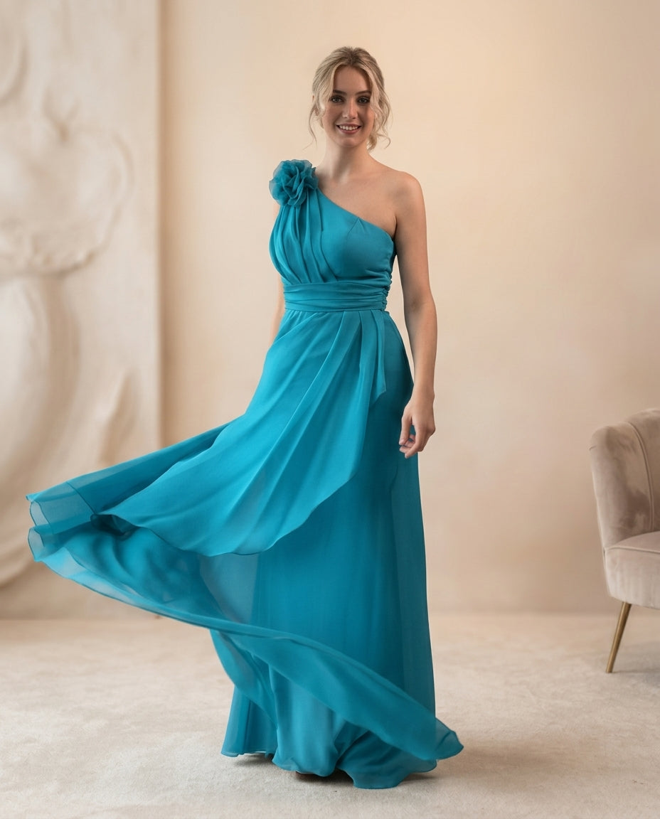 Vestido de fiesta Grace ,asimétrico en gasa vaporosa  color turquesa