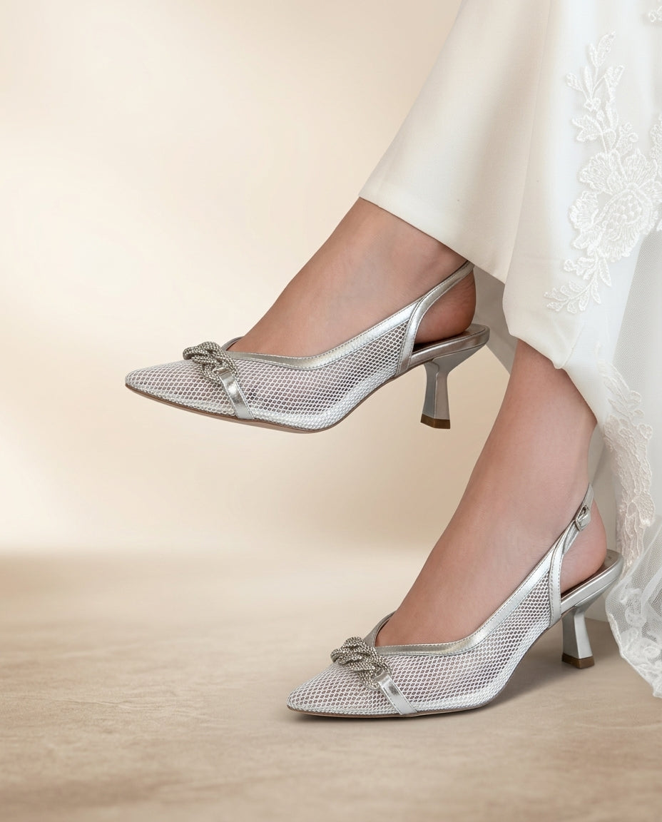 Sandalia para novia y fiesta Magnolia, taco 4 cms ,sin talón y acabado plateado, procedencia España