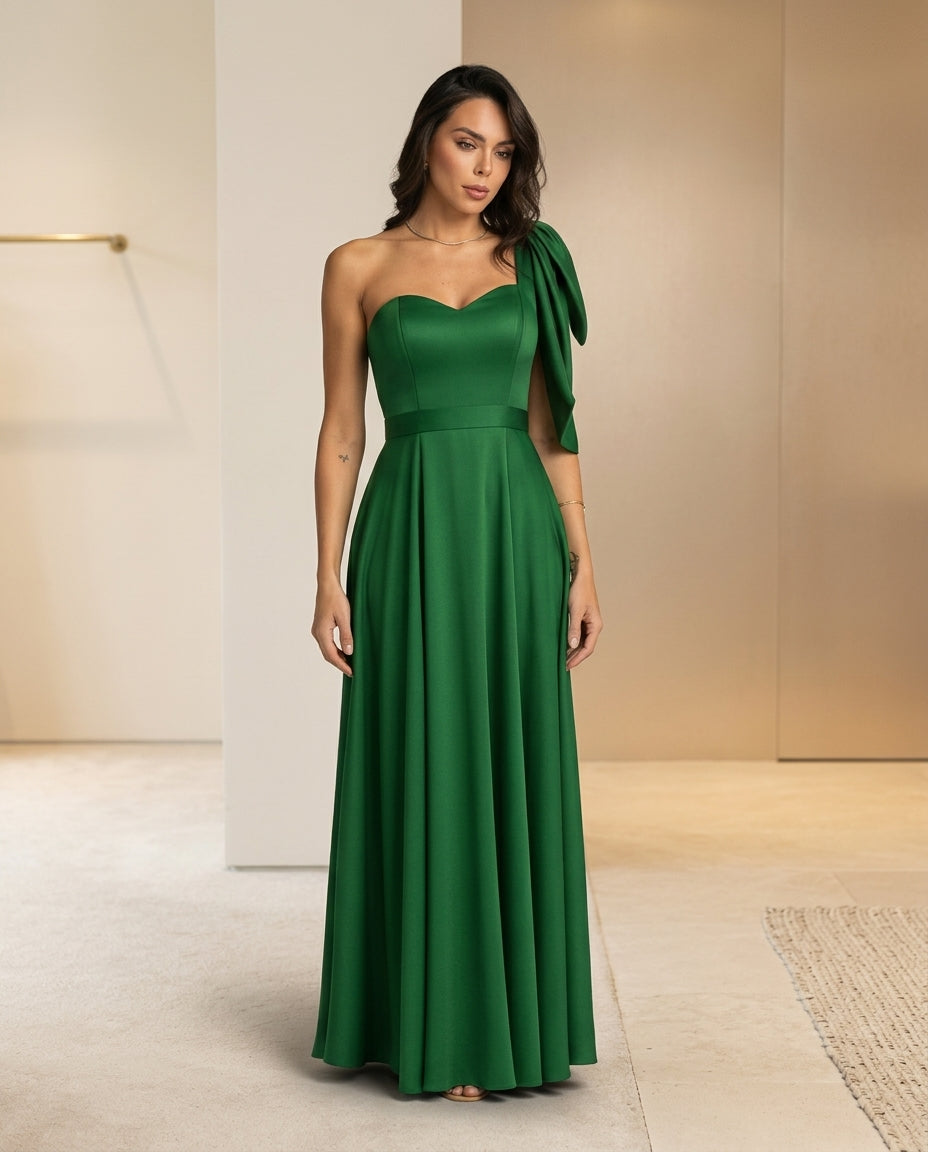 Vestido de fiesta Gisella en raso ,escote corazón y lazo