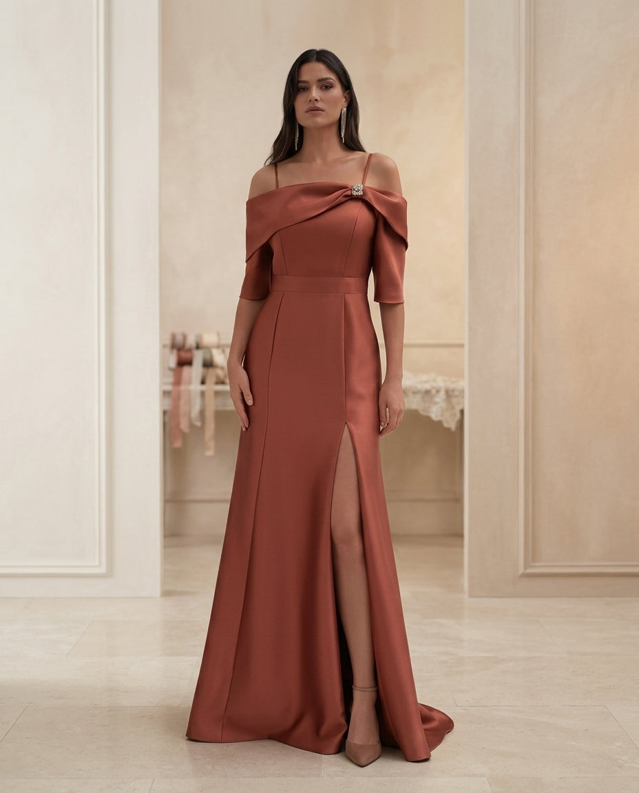 Vestido de fiesta Carmen en tela satinada mangas y hombros descubiertos