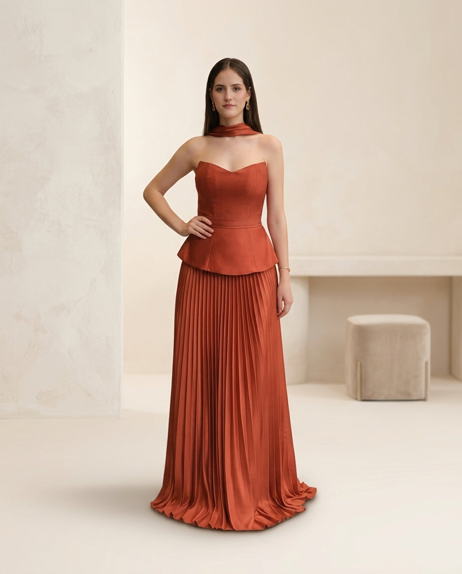 Vestido de fiesta Ariel strapless y con falda plisada