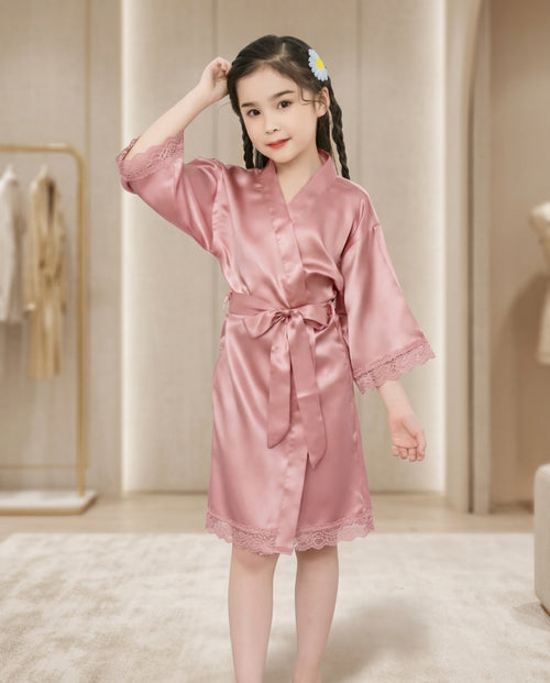 Batas satinadas para niñas