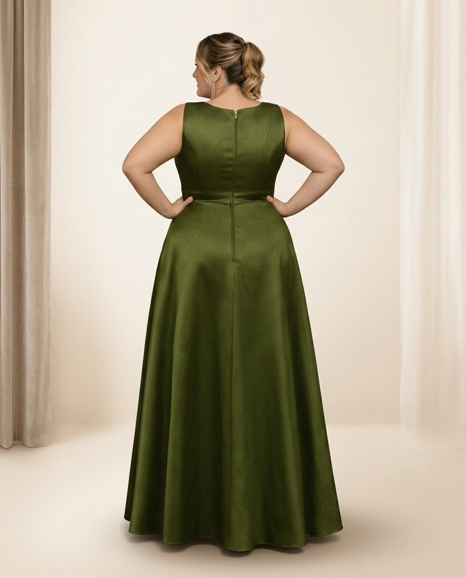 Vestido de fiesta Isabel en raso y caída evasé con cinturón y abertura color verde oliva