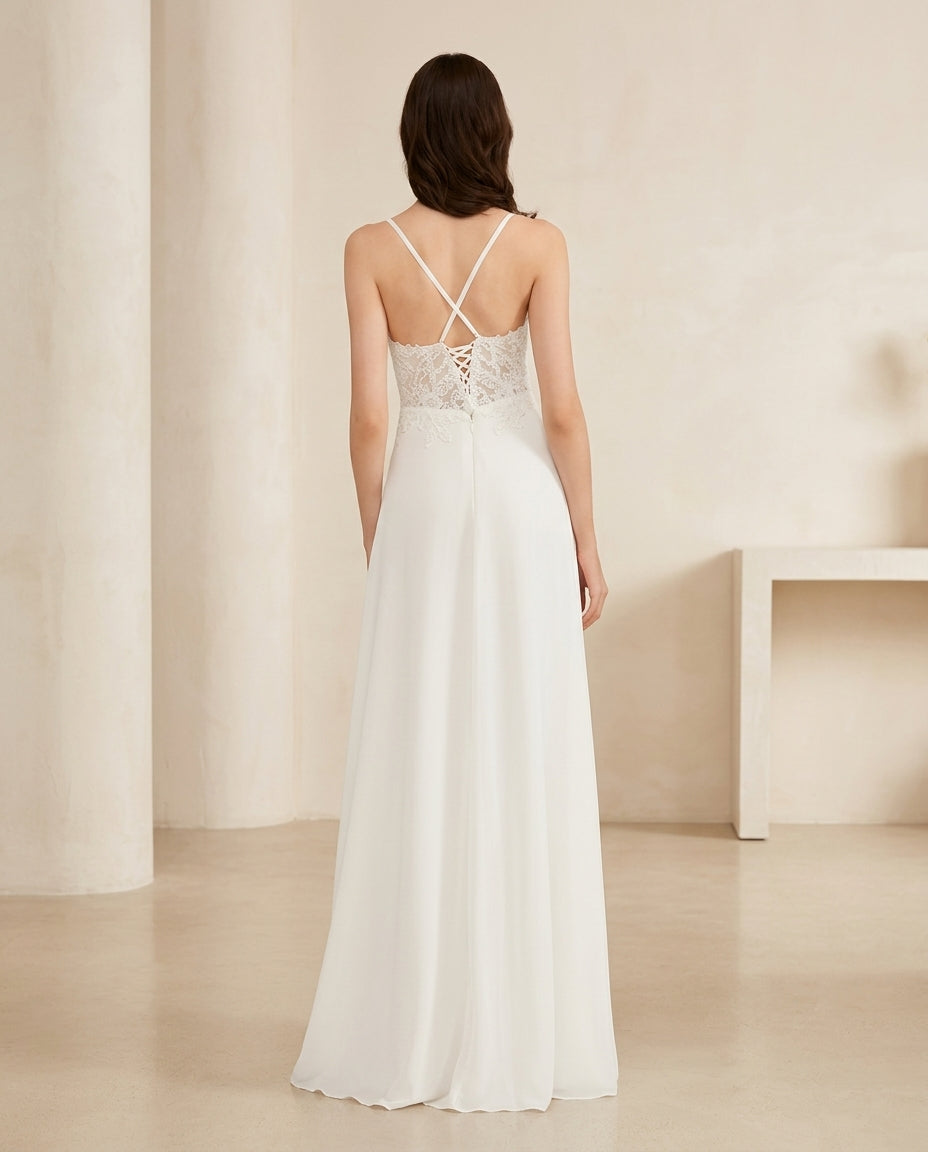 Vestido de novia Lily muy liviano y vaporoso ,volante delantero