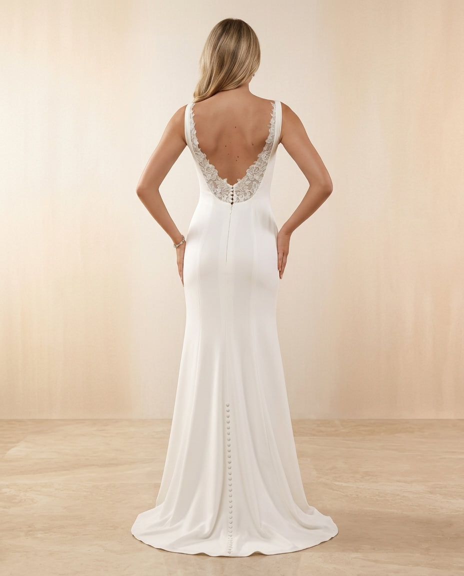 Vestido de novia Ellena estilo sirena con escote en la espalda y macrame