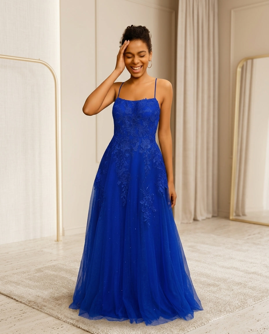 Vestido de fiesta Pompy en encaje y tul  ,corte princesa y escote cuadrado