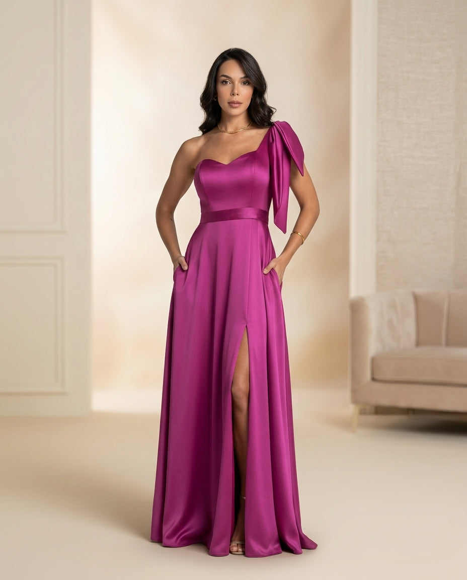 Vestido de fiesta Gisella en raso ,escote corazón y lazo