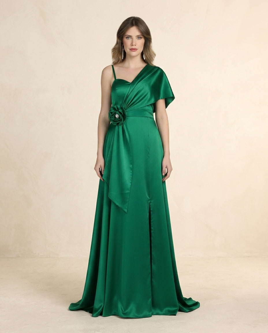 Vestido de fiesta Corina capa asimétrica y aplicación dior