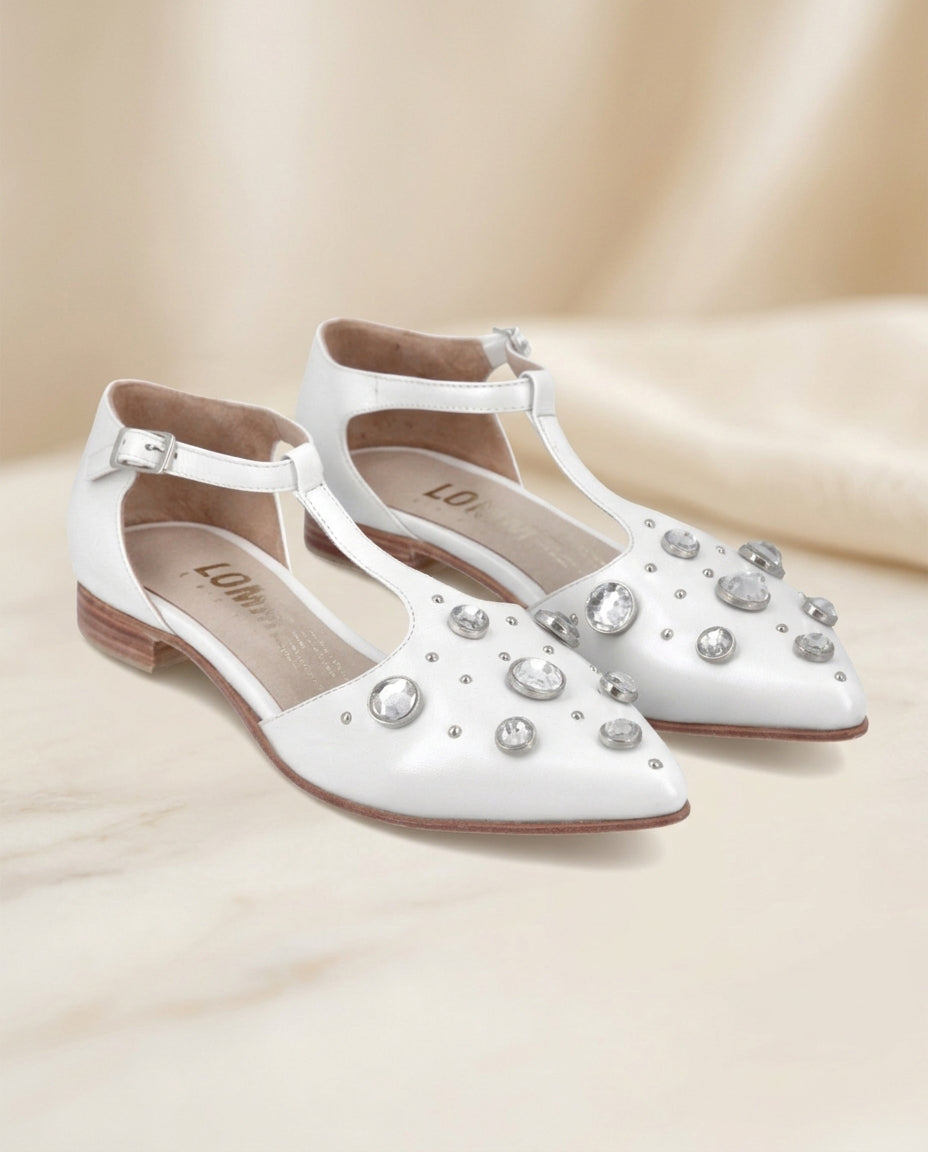 Sandalia de cuero para novia  Nashira, taco 2 cms con aplicaciones procedencia Argentina