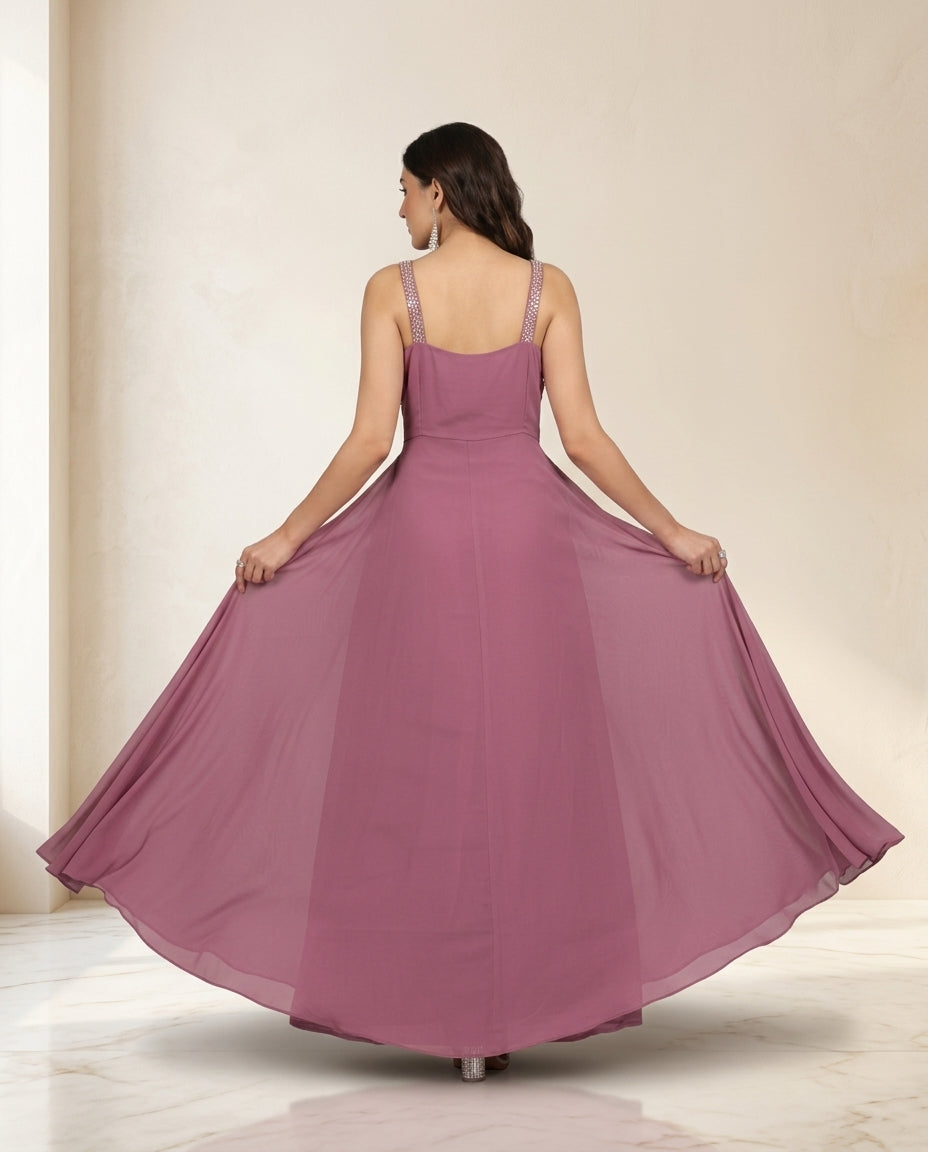 Traje de fiesta Bohemio color malva con aplicaciones y strapless