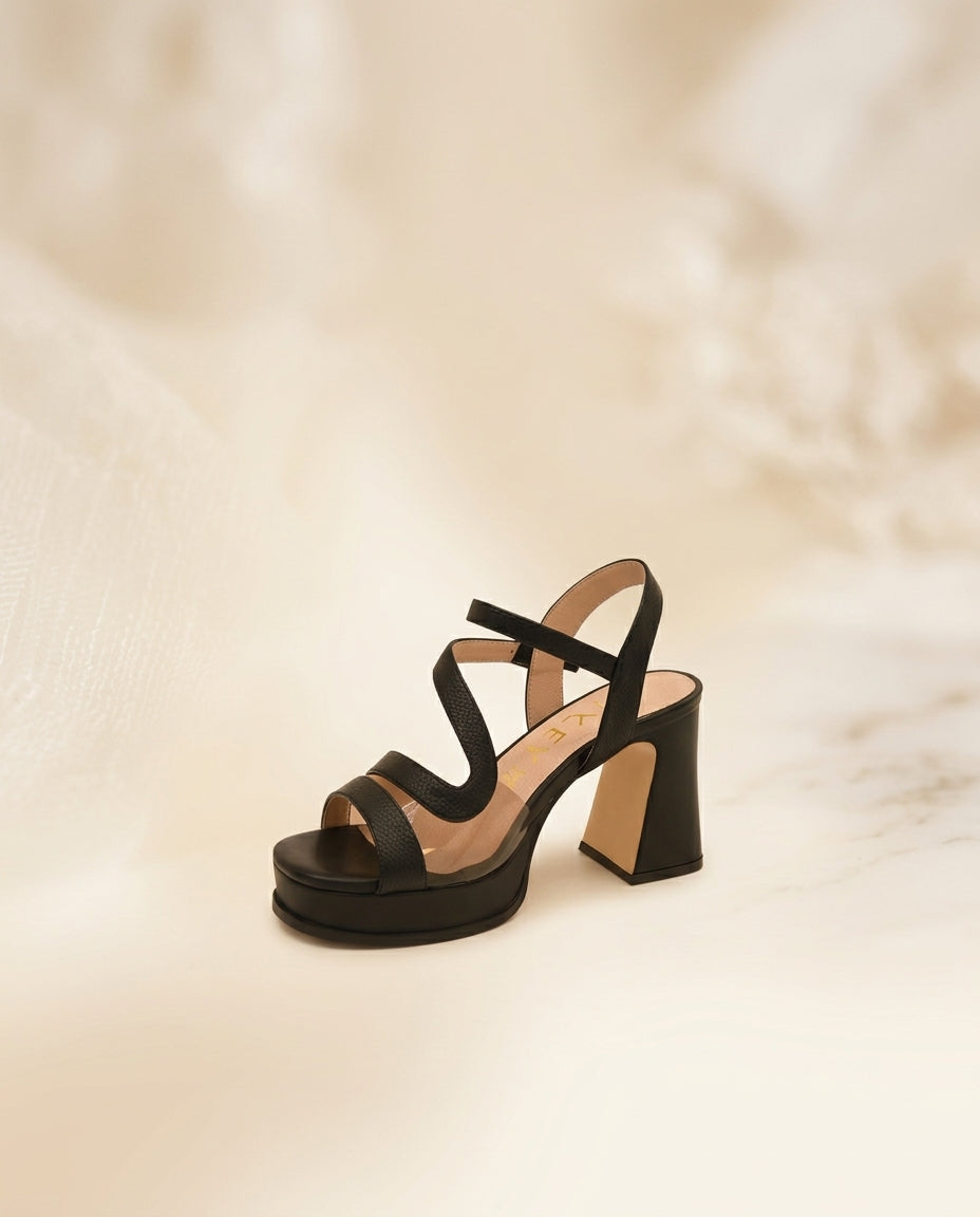 Sandalia española  Black con aplicaciones en transparencia taco de 11 cms y plataforma de 3 cms