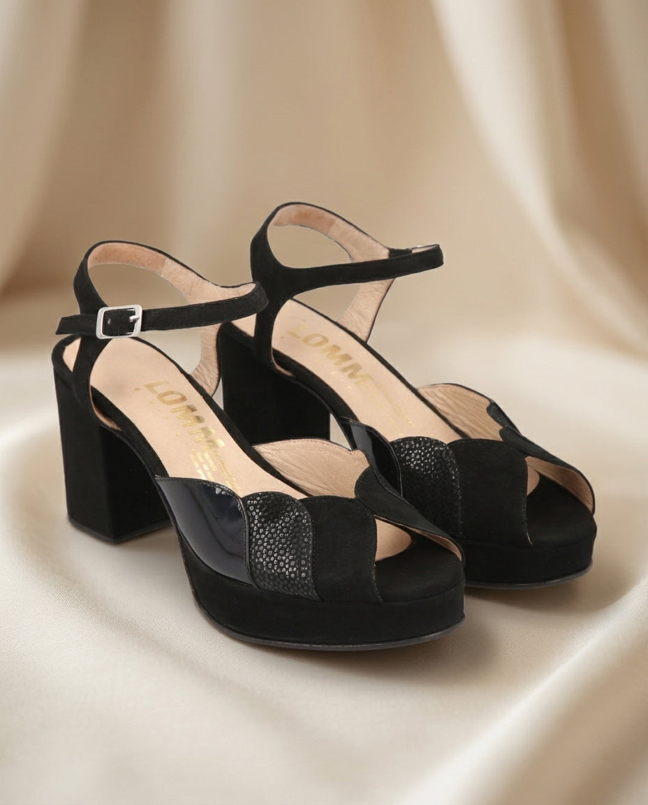 Sandalia de cuero para fiesta Arenaría negro, taco 9 cms y plataforma 2 cms, procedencia Argentina