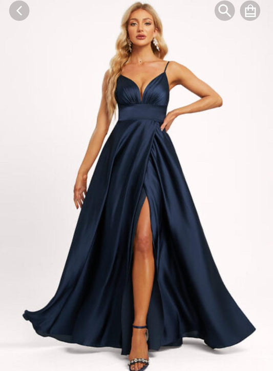 VESTIDO DE FIESTA ARY EN COLOR AZUL Y TALLA 38 CON HERMOSA COLA
