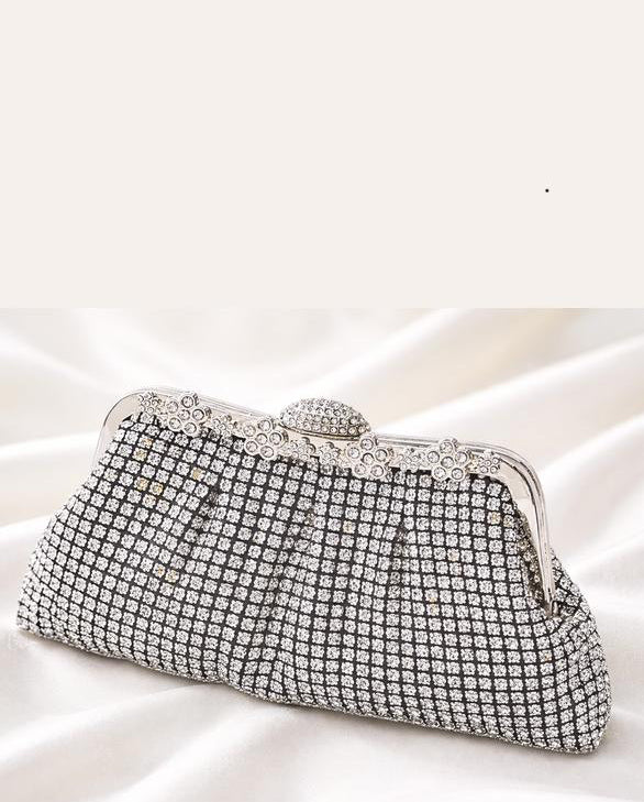 Clutch de fiesta Luxor plateado pedrería y cadena para colgar