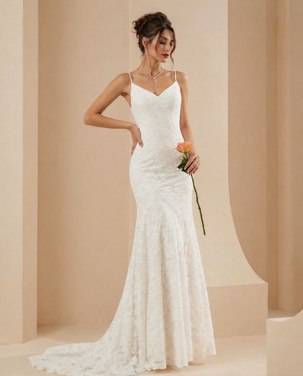 Vestido de novia Anita estilo semi sirena con cola, elegante sencillez