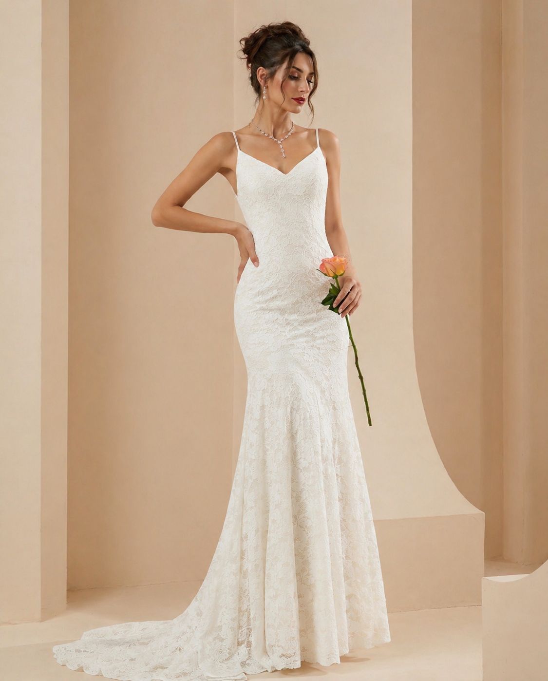 Vestido de novia Anita estilo semi sirena con cola, elegante sencillez