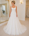 Vestido de novia Pettry con escote cuadrado estilo semi sirena