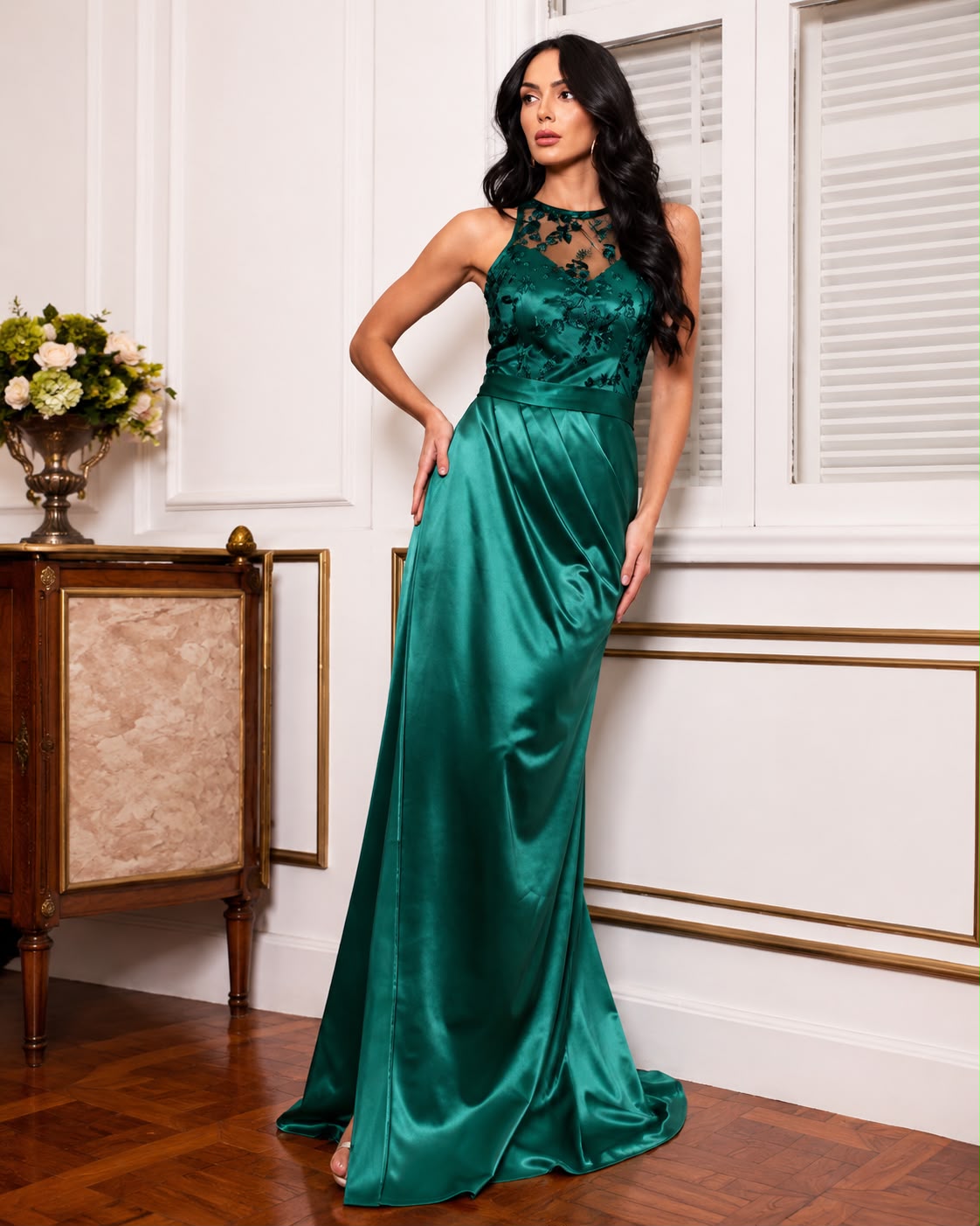 Vestido de fiesta Yoly cuello halter y transparencia
