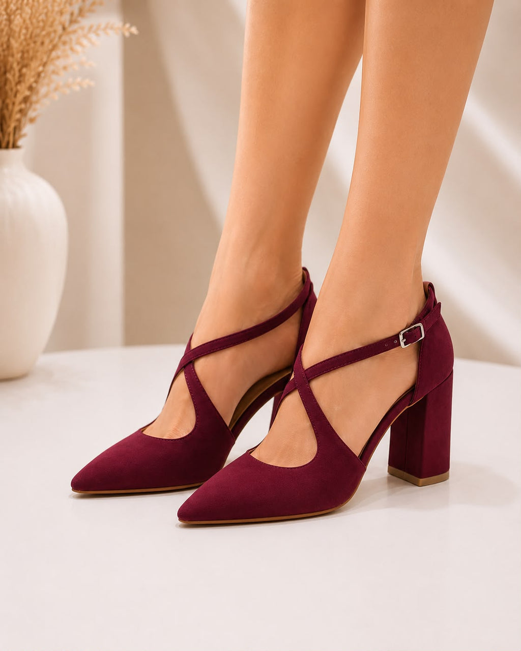 Zapato de terciopelo Marian taco 7 cms color cabernet elegancia atemporal(preventa)