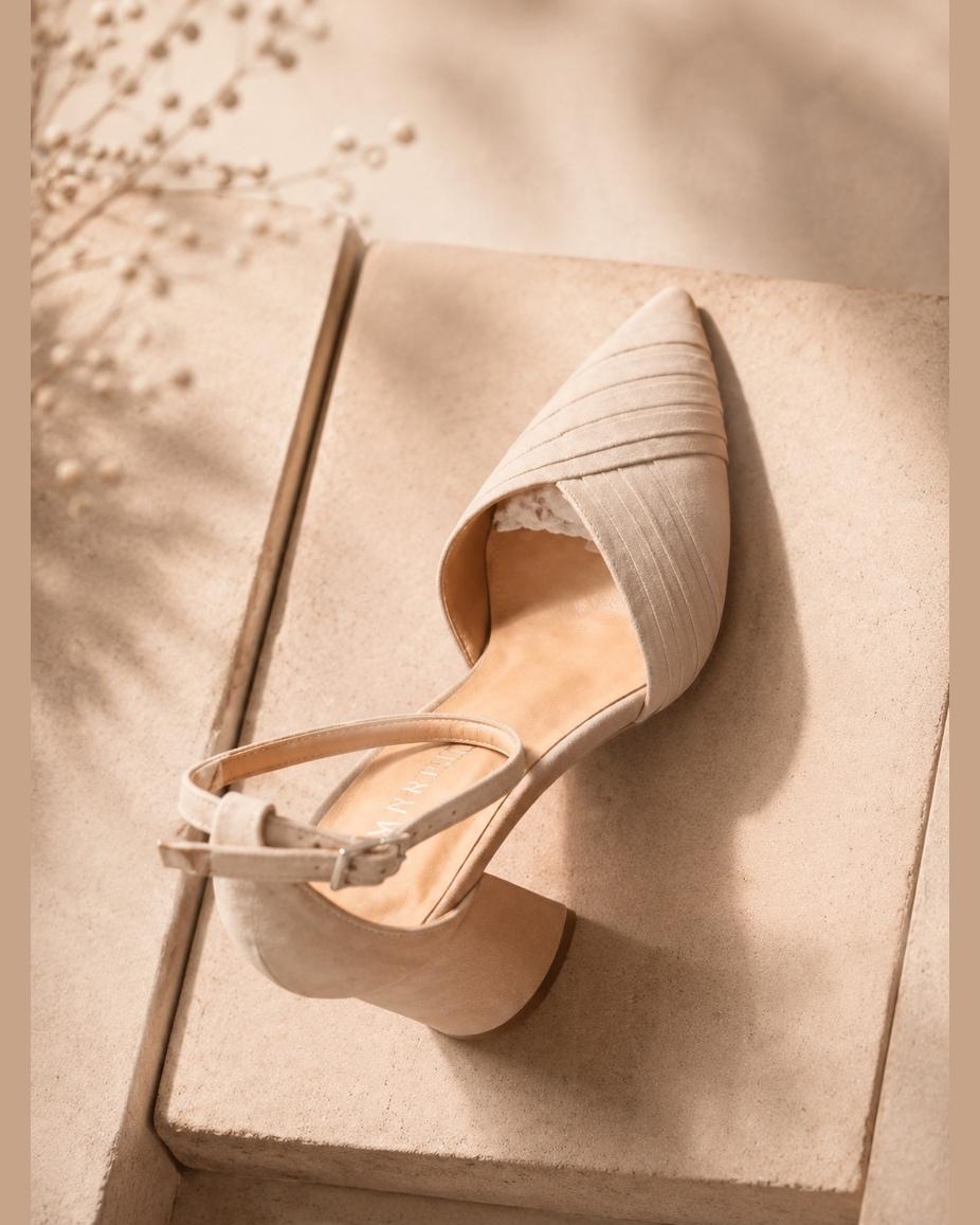 Sandalia de cuero para novia y fiesta Colomba en terciopelo velvet color nude taco 7 cms (preventa)