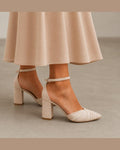 Sandalia de cuero para novia y fiesta Colomba en terciopelo velvet color nude taco 7 cms (preventa)