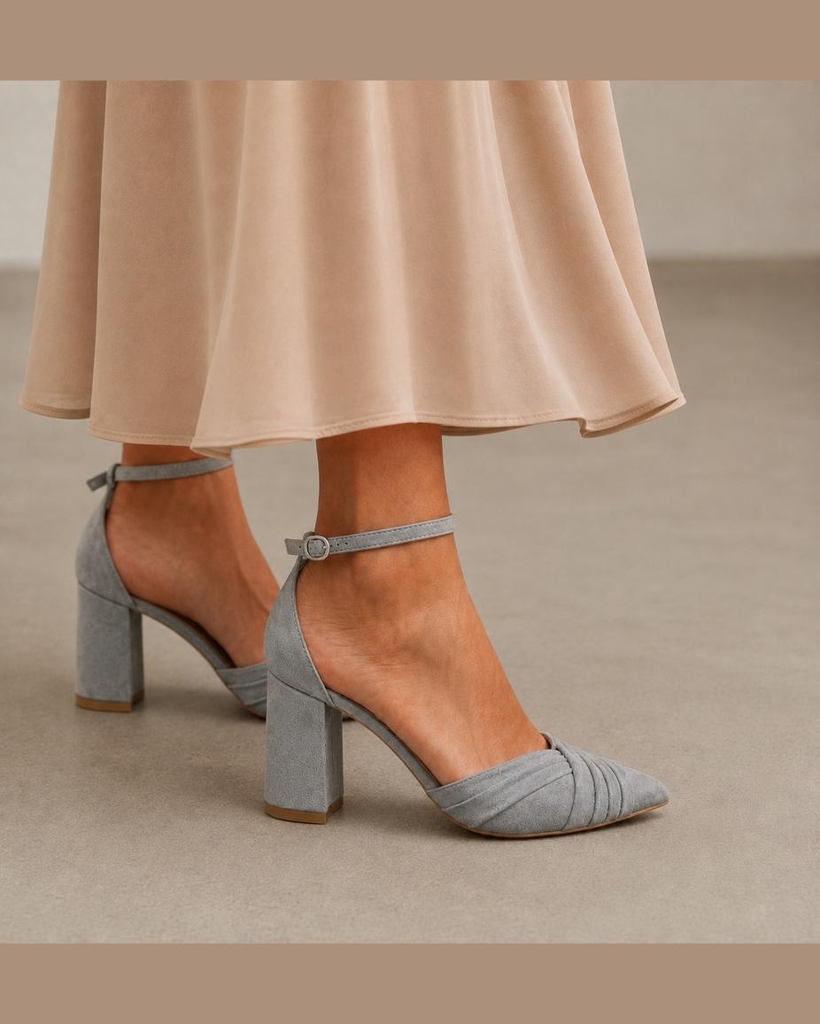 Sandalia de cuero para novia y fiesta Colomba en terciopelo velvet color gris  taco 7 cms (preventa)