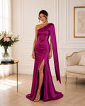 Vestido de fiesta Silvana color fucsia de corte asimétrico,seda fría