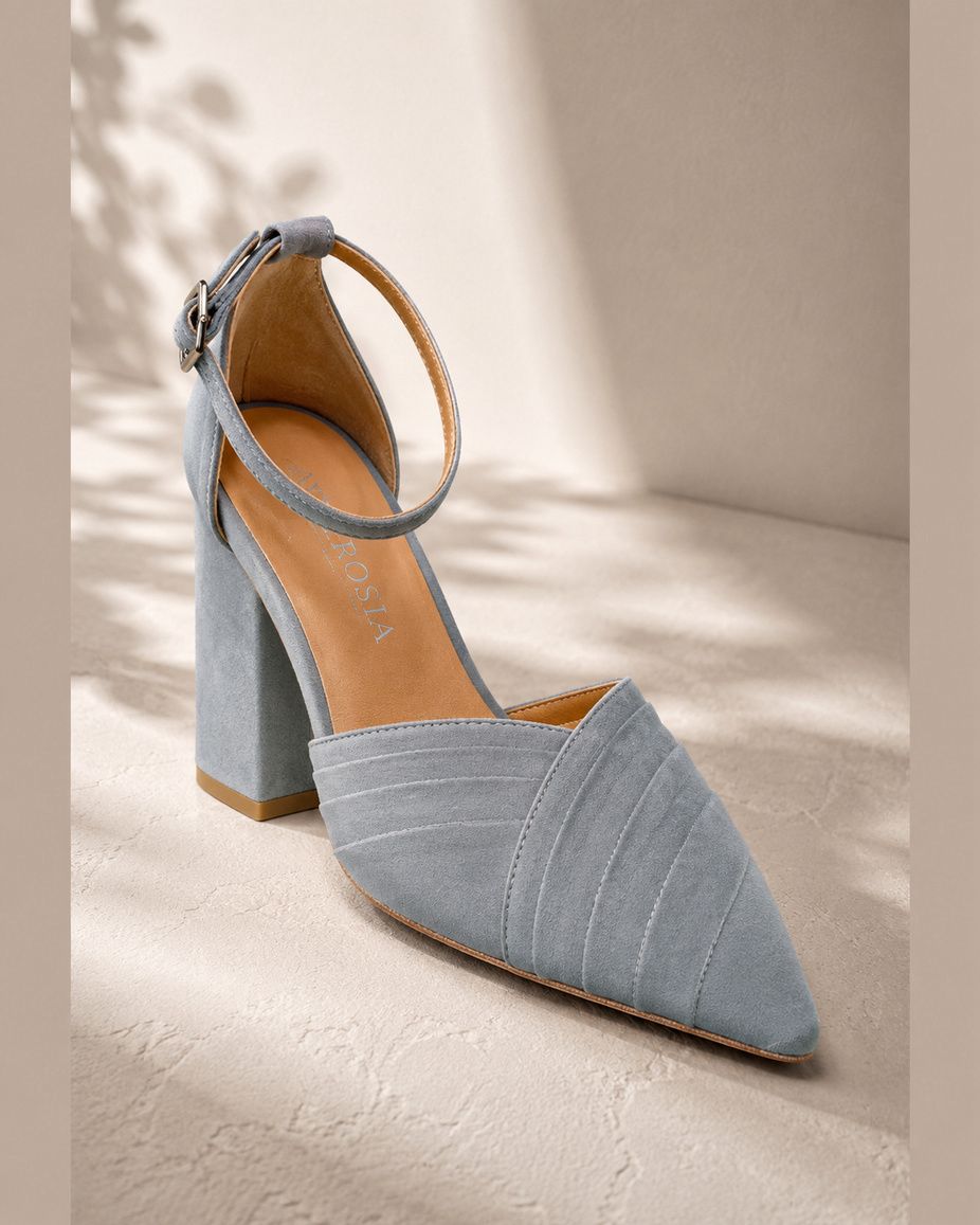 Zapato para novia y fiesta Capri en terciopelo velvet color plata taco 7 cms