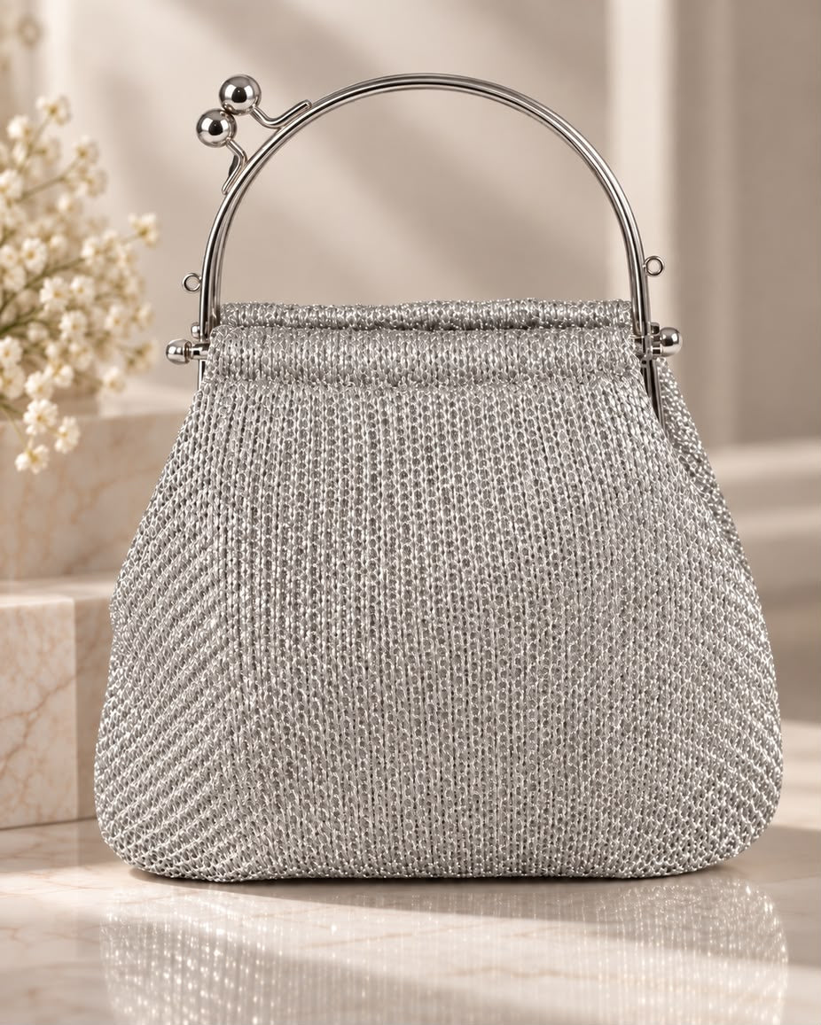 Bolso de fiesta Minerva en tonos plata , mango curvo y cadena para colgar