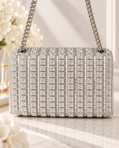 Bolso de fiesta Dorian plateado con cristales brillantes y cadena para colgar