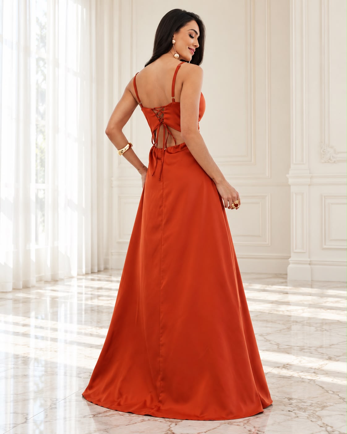 Vestido de fiesta Doris satinado con capa