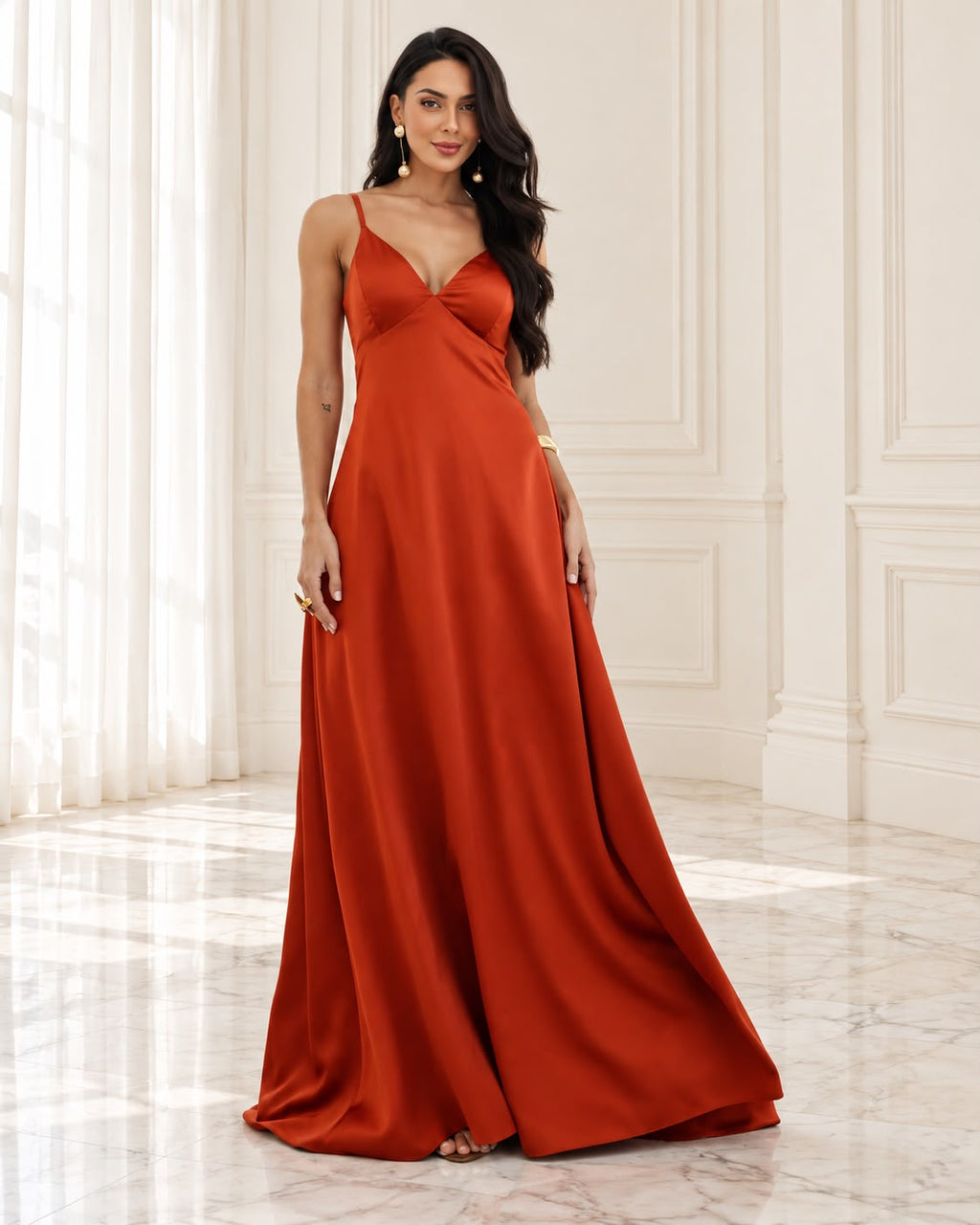 Vestido de fiesta Doris satinado con capa