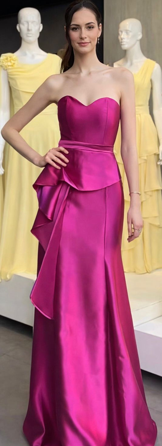 Vestido de fiesta Madonna en color fucsia y escote corazon