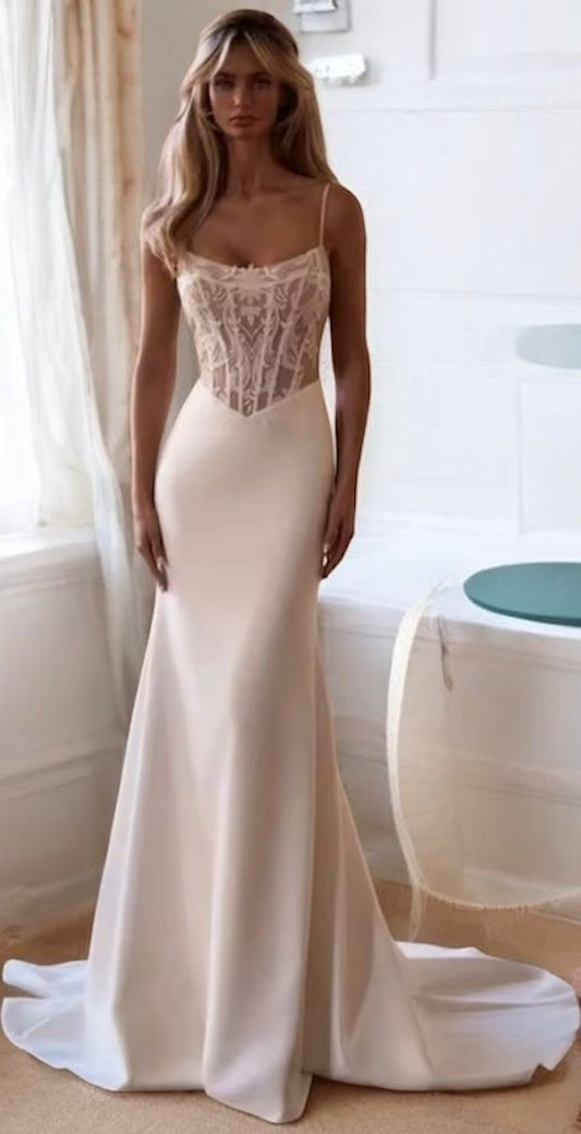 VESTIDO DE NOVIA  MANDY ESTILO SIRENA CON APLICACIONES FLORALES Y DELICADA TRANSPARENCIA