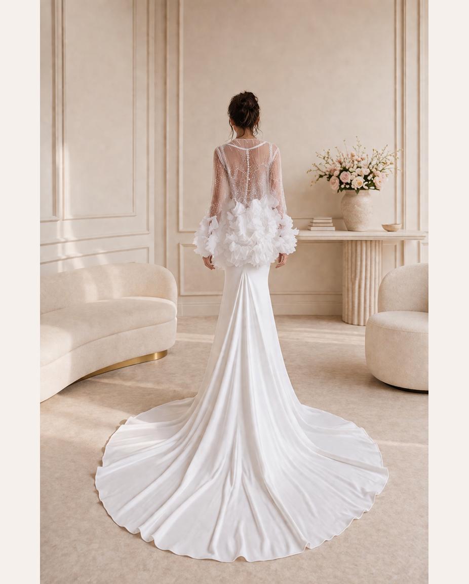 Vestido de novia Kerry sirena minimalista con espalda abierta y capa eterea