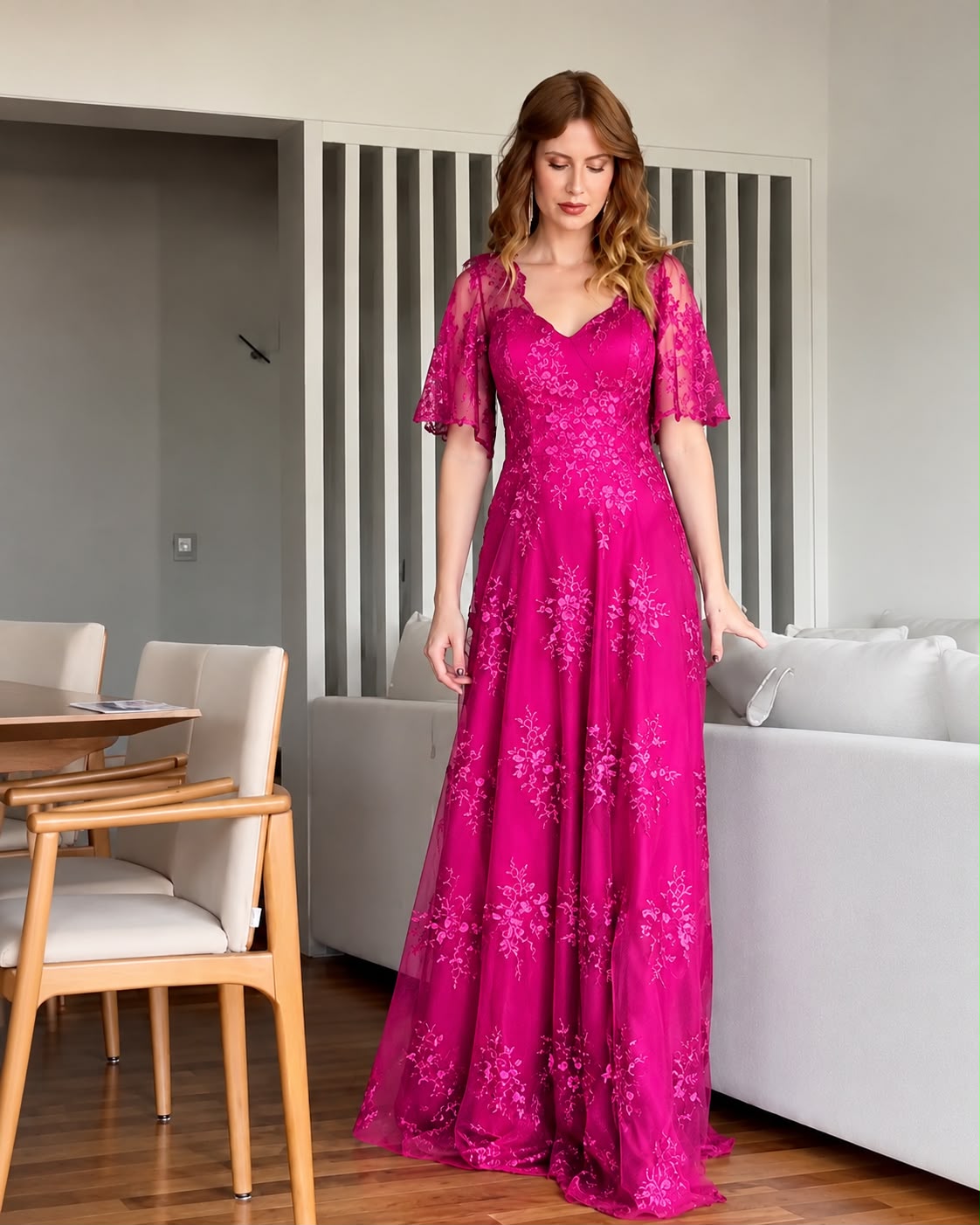 Vestido de fiesta María en tela bordada y mangas acampanadas