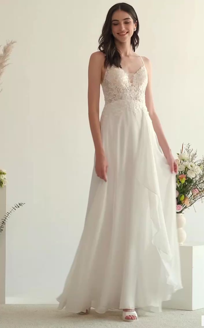 Vestido de novia Lily muy liviano y vaporoso ,volante delantero